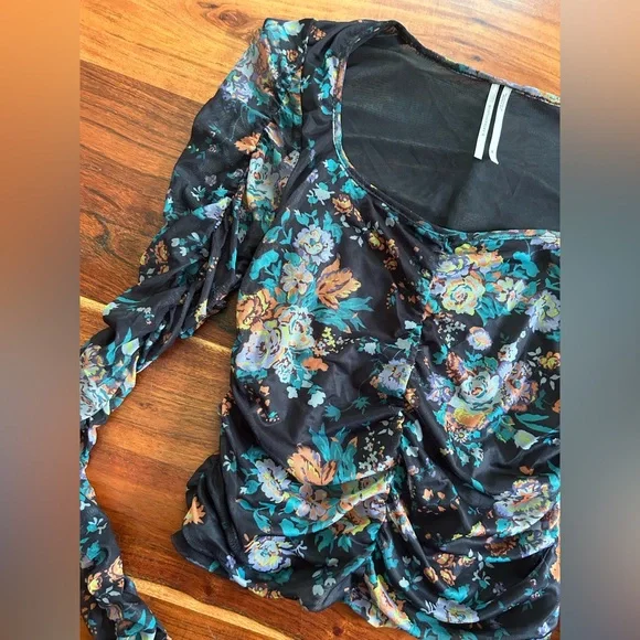 By Anthropologie Long-Sleeve Ruched Top - Picture 6 of 8